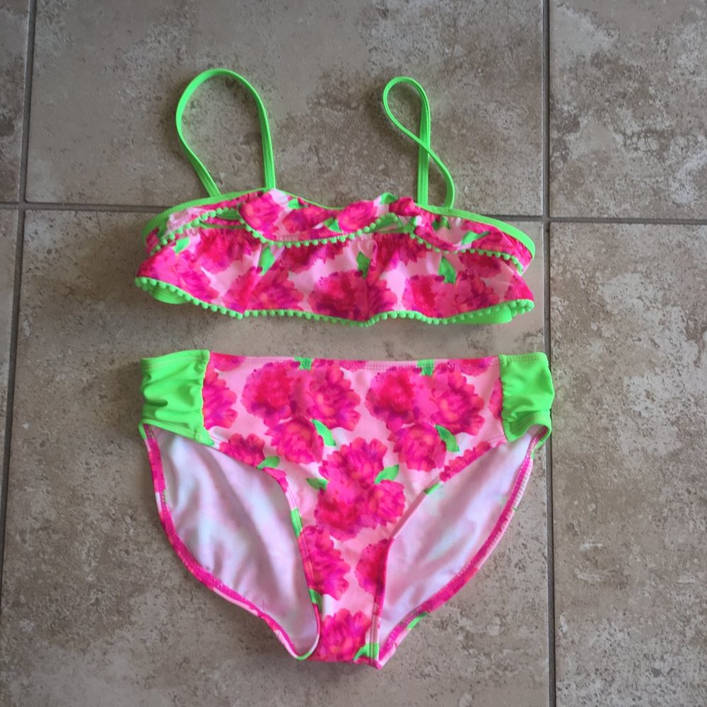 EUC SO 2 Piece Bikini Swimsuit